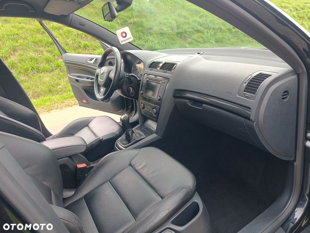 Skoda Octavia 2.0 TDI DPF RS - 32