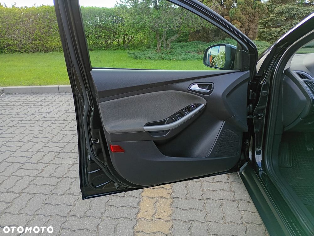 Ford Focus - 25