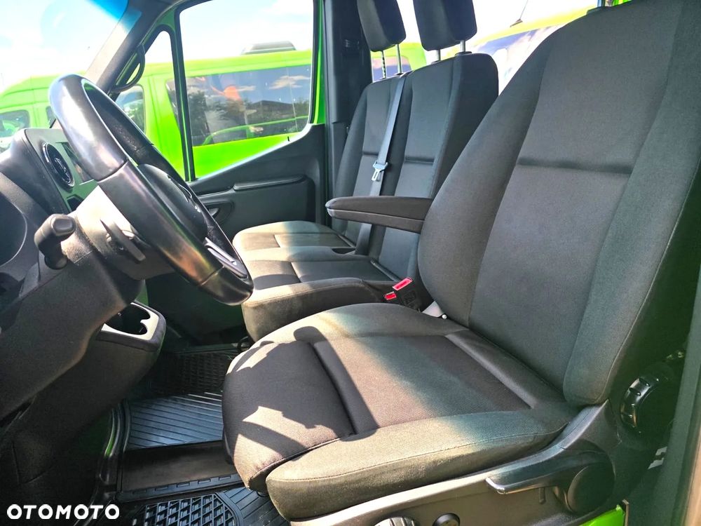 Mercedes-Benz Sprinter - 10