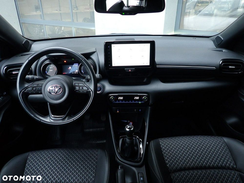 Toyota Yaris - 10