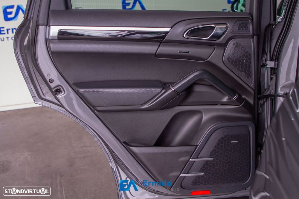 Porsche Cayenne - 47