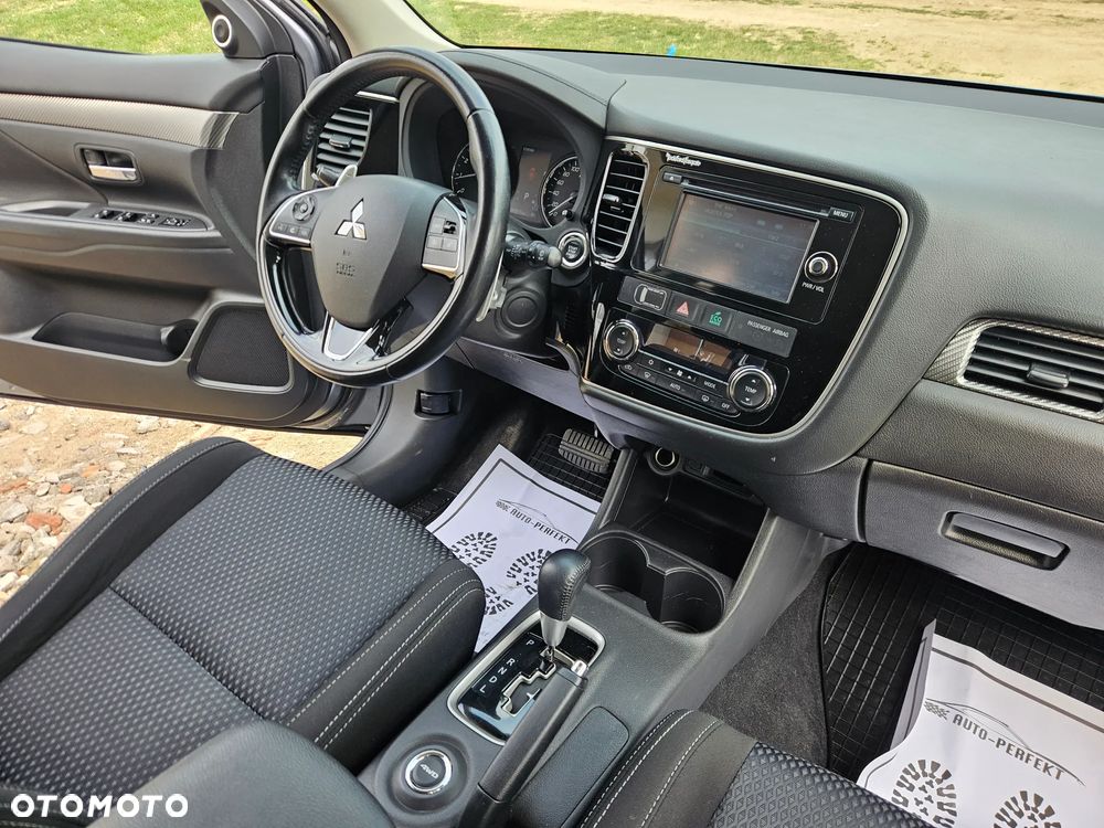 Mitsubishi Outlander 2.0 Intense + SDA 4WD CVT - 23