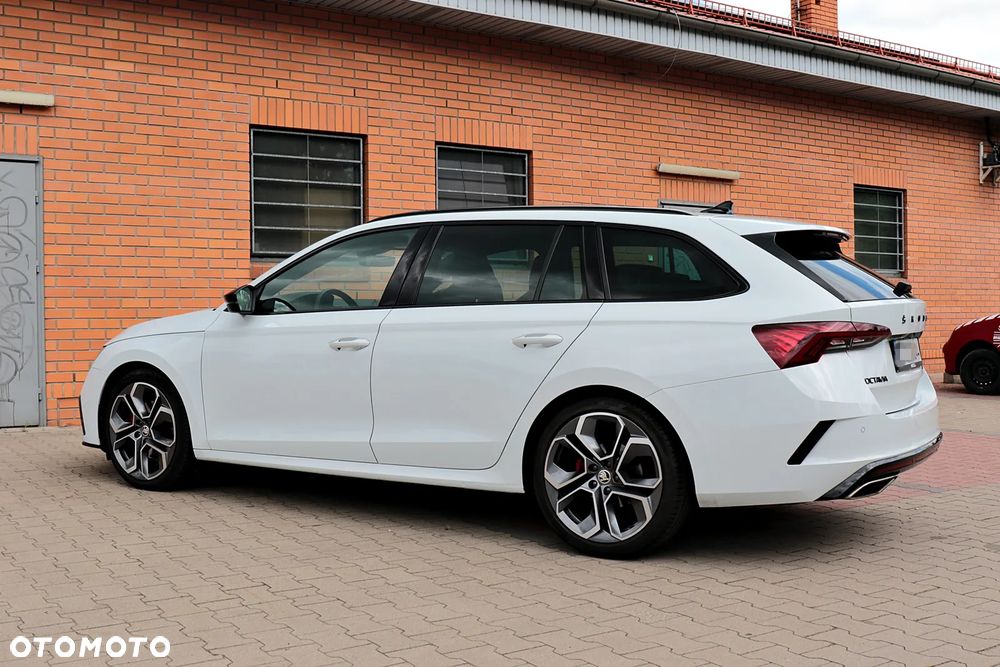 Skoda Octavia 2.0 TDI DSG RS - 13