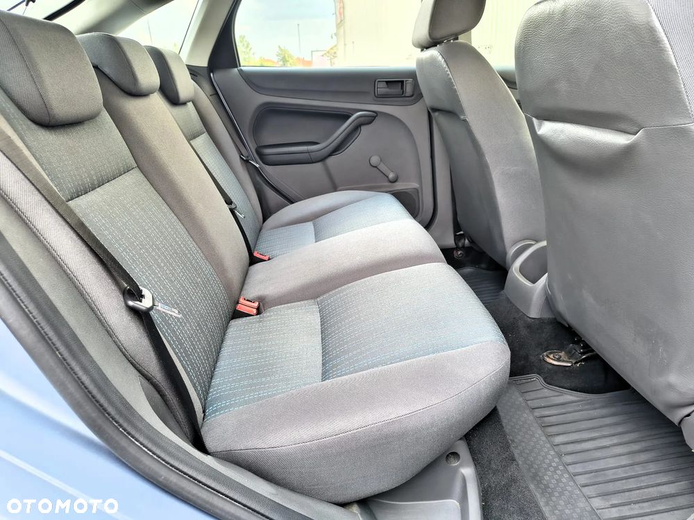Ford Focus 1.6 Comfort - 16