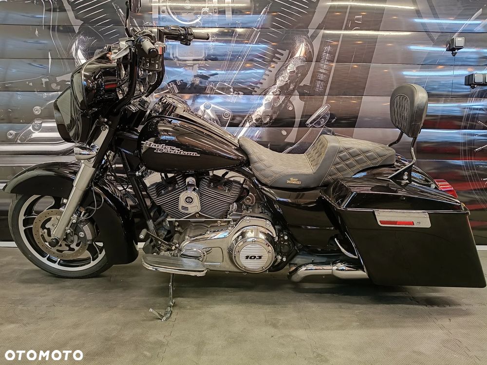 Harley-Davidson Touring Street Glide - 13