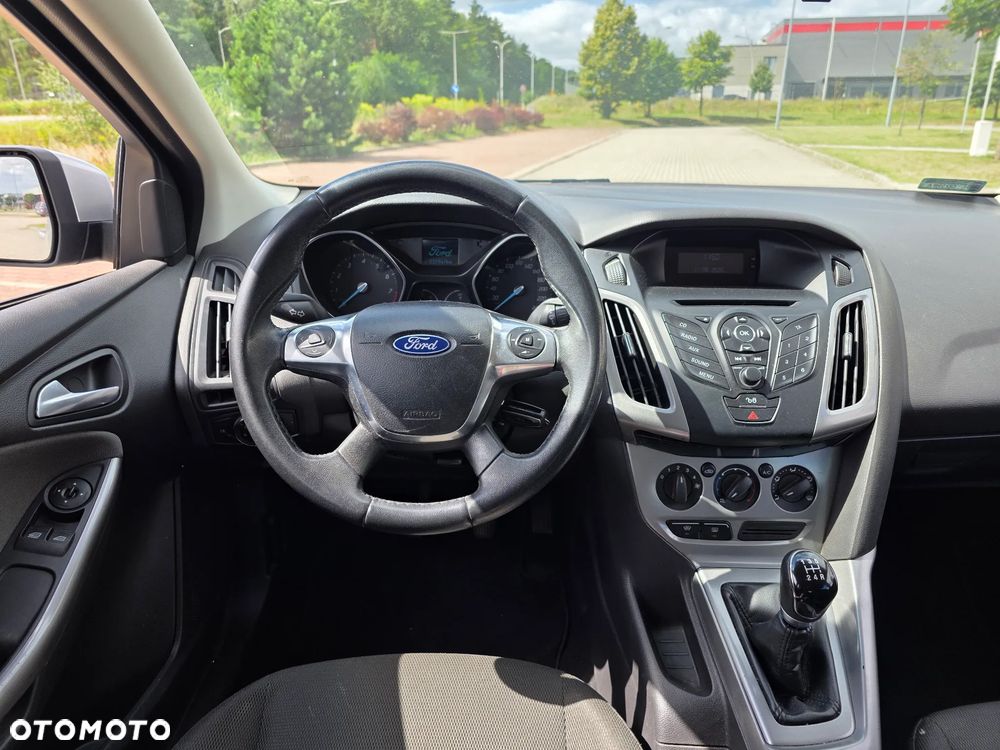 Ford Focus 1.6 Ambiente - 20