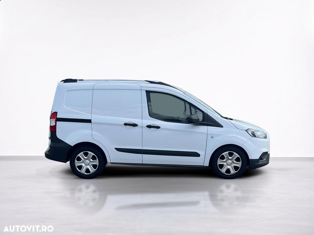 Ford Transit Courier - 8