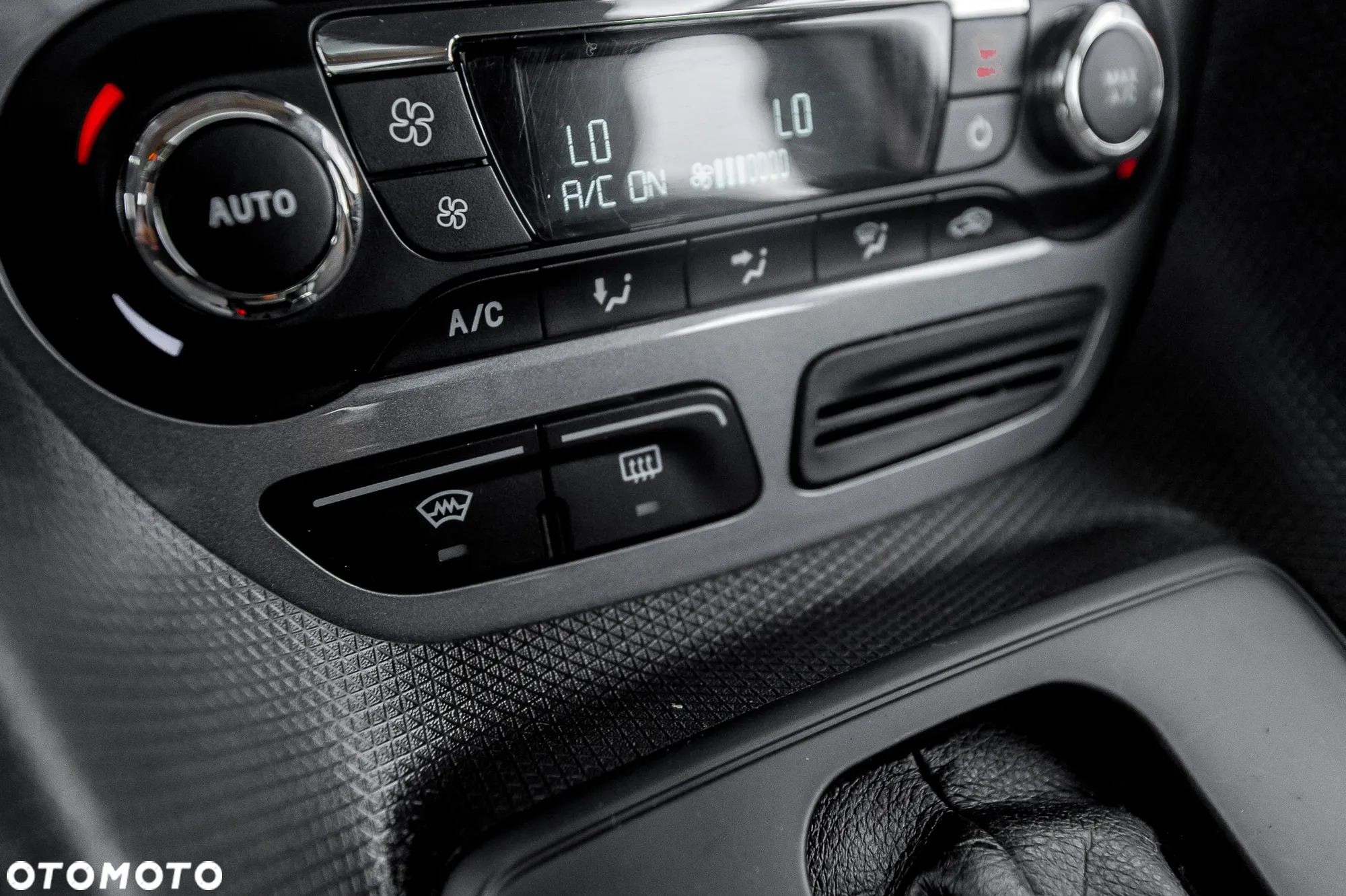 Ford Tourneo Connect Grand - 37