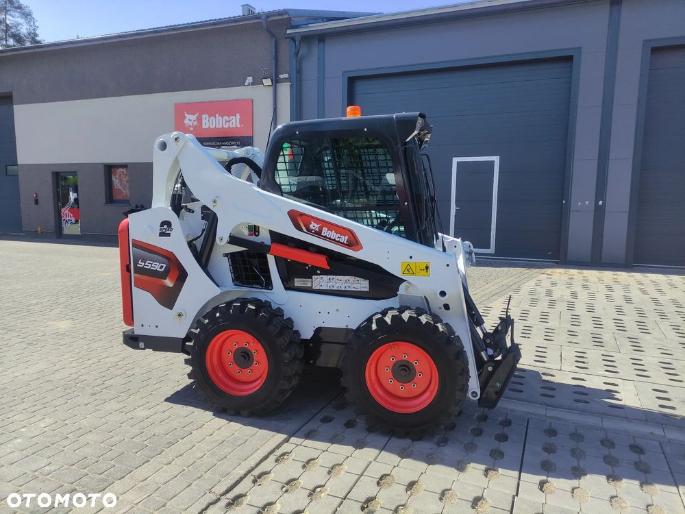 Bobcat S590 - 10