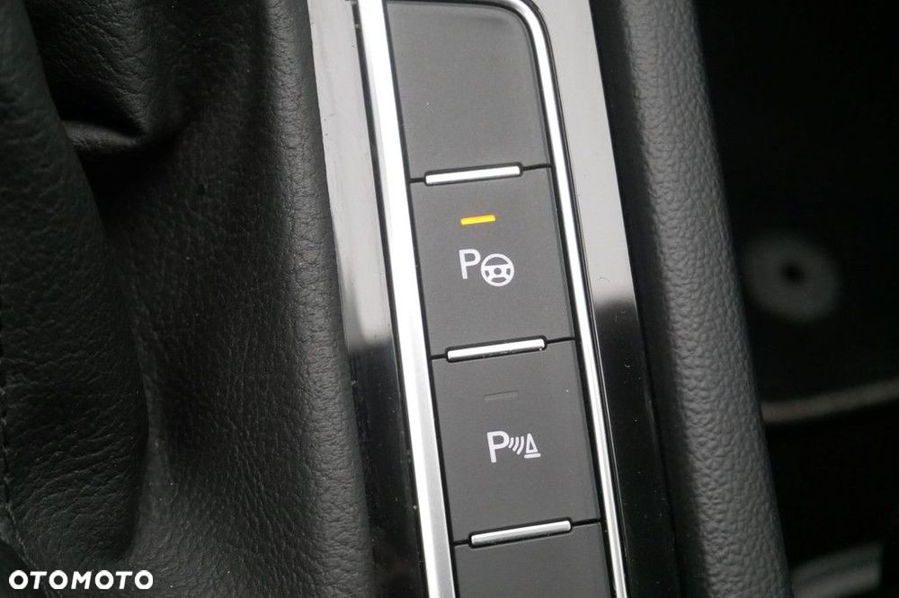 Volkswagen Passat Variant 2.0 TSI Business DSG - 21