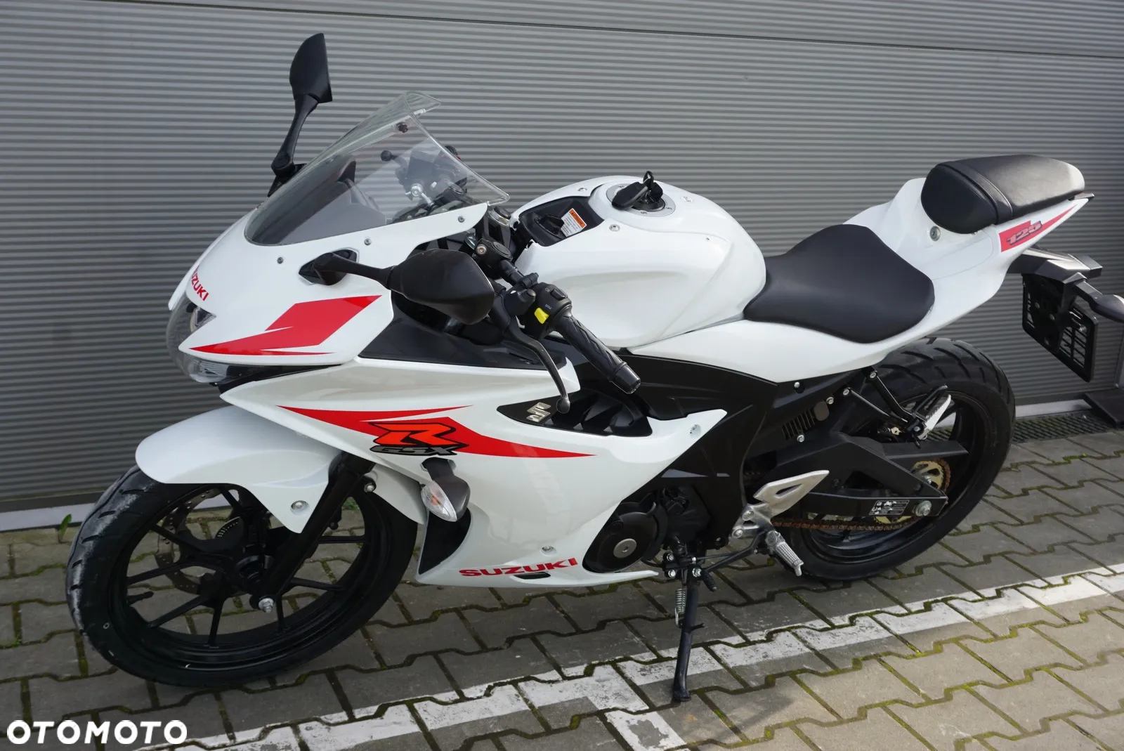 Suzuki GSX-R - 10