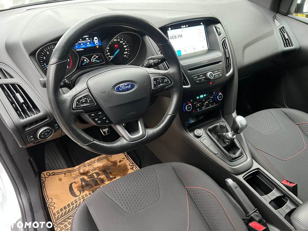 Ford Focus 1.5 EcoBoost ST-Line - 13