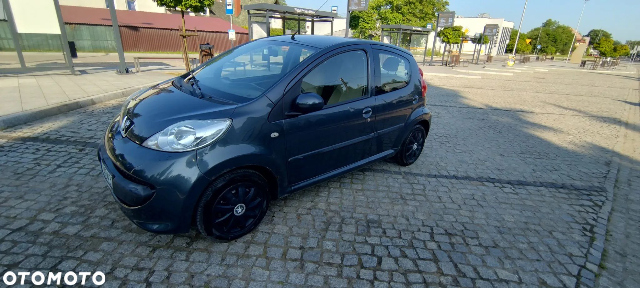 Peugeot 107 1.0 Happy - 1