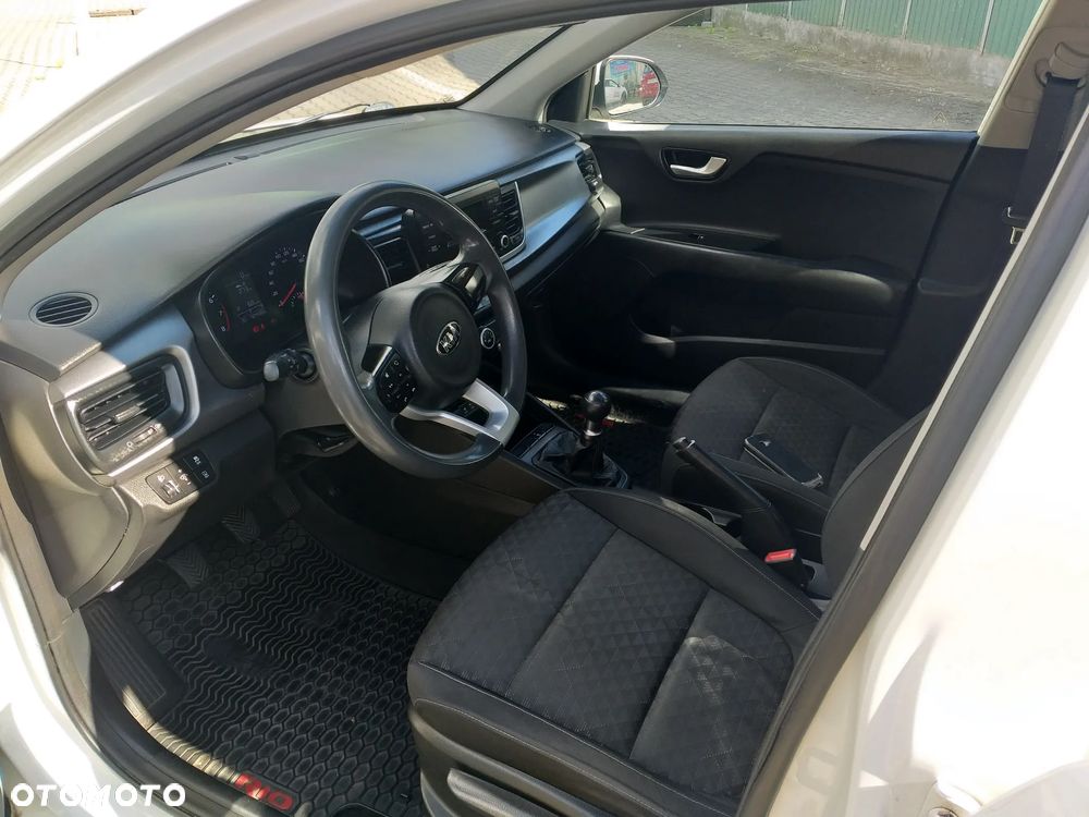 Kia Rio 1.2 M - 9