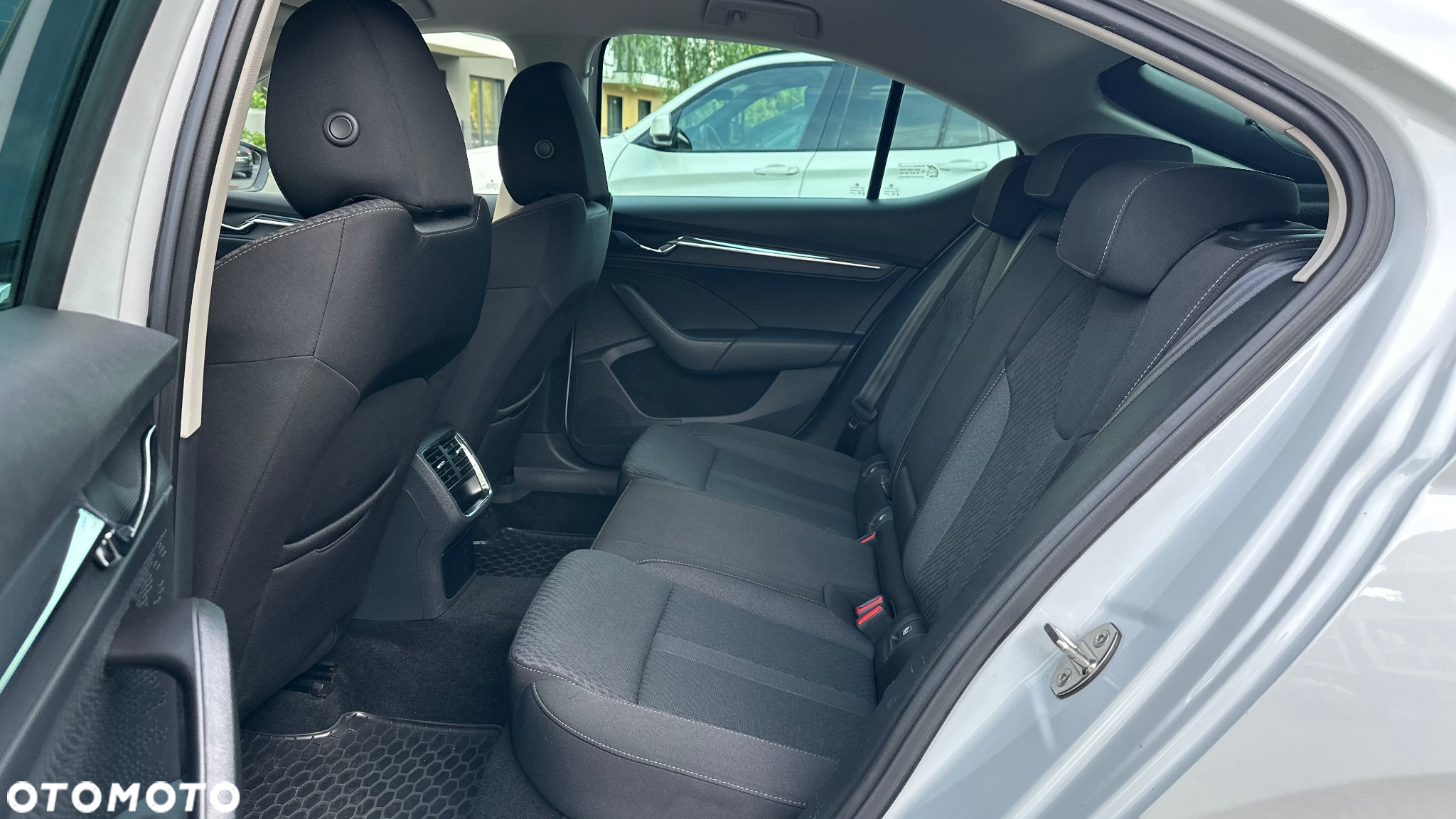 Skoda Octavia 2.0 TDI Style DSG - 6