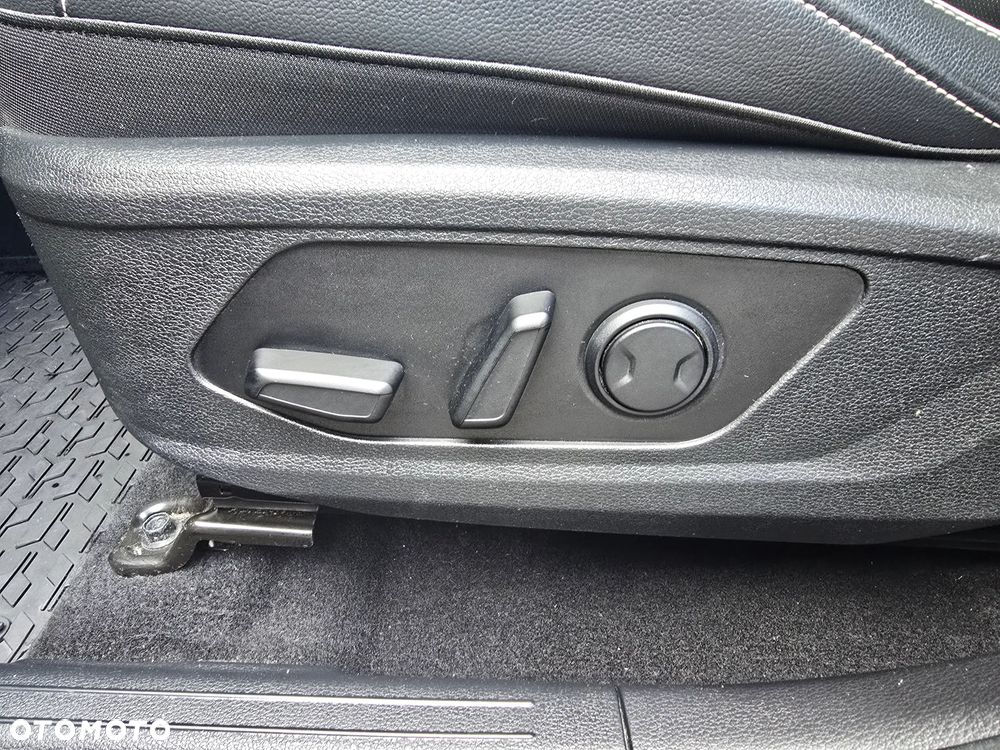 Kia Sportage 1.6 T-GDI AWD Paket GT-Line - 11