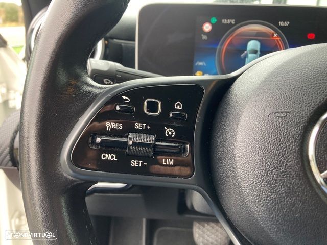 Mercedes-Benz A 180 Limousine d Progressive Aut. - 17