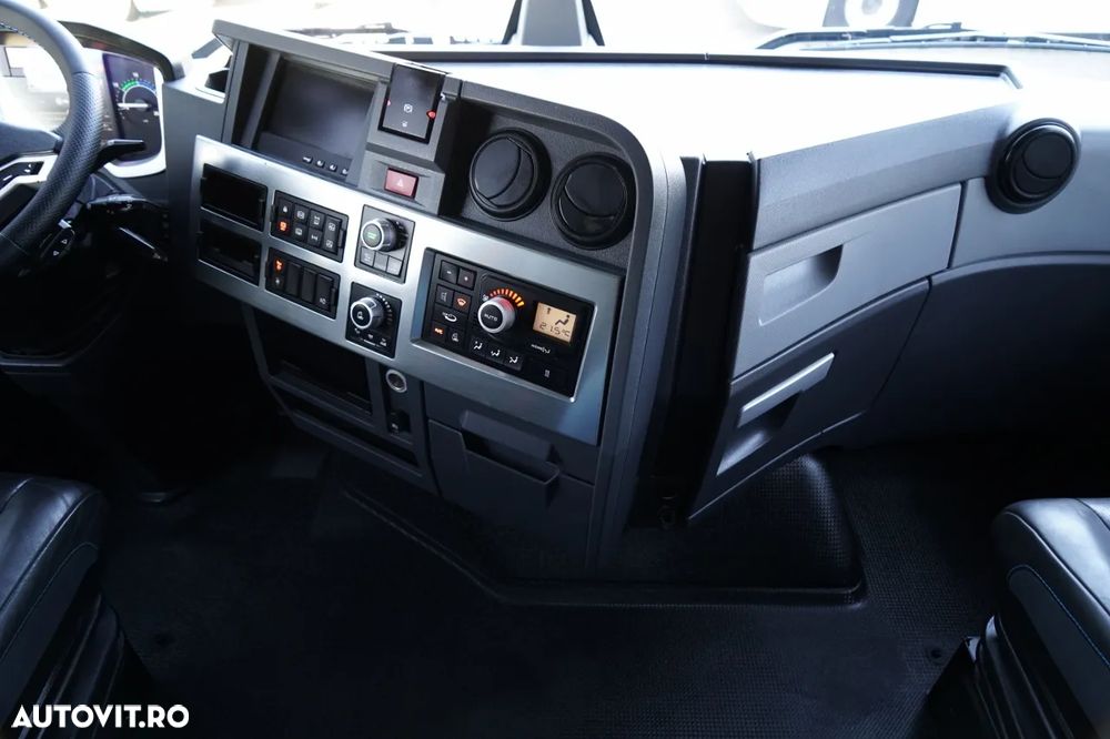 Renault T 520 / RETARDER / PIELE / LIMITED / TEAM ALPINE - 31