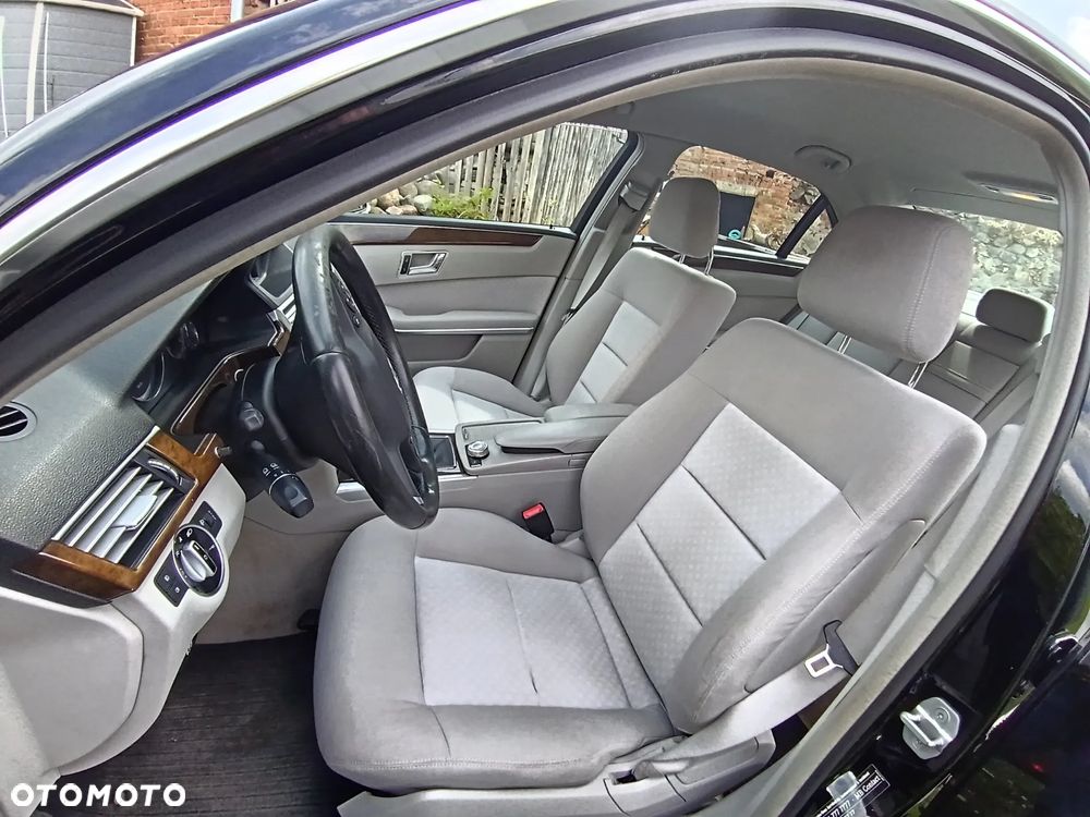 Mercedes-Benz Klasa E 220 CDI - 19