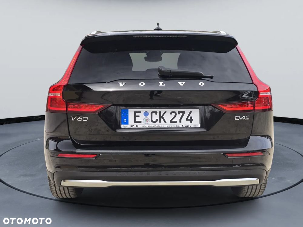 Volvo V60 Cross Country B4 D AWD Ultimate - 7
