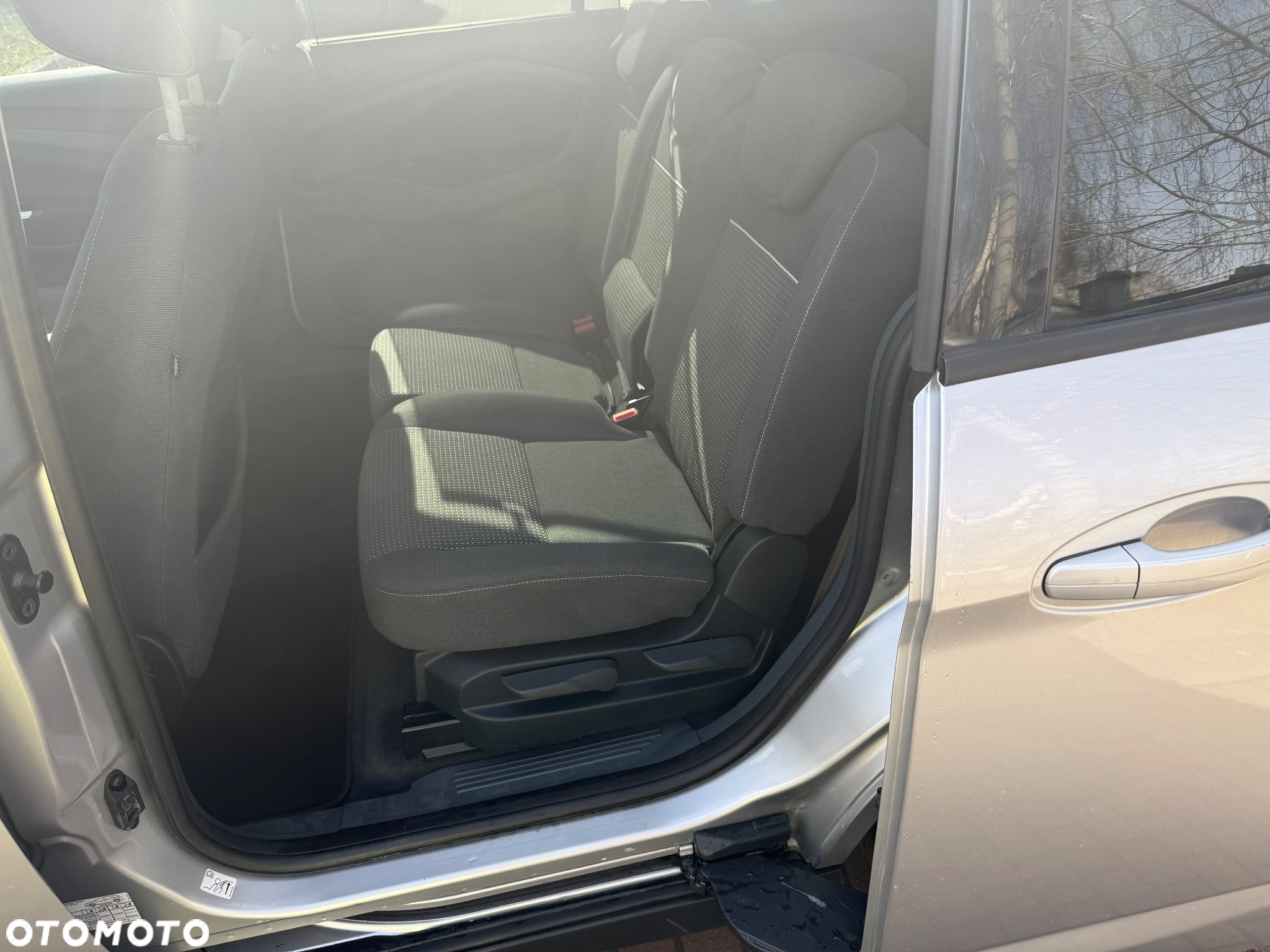 Ford Grand C-MAX - 16