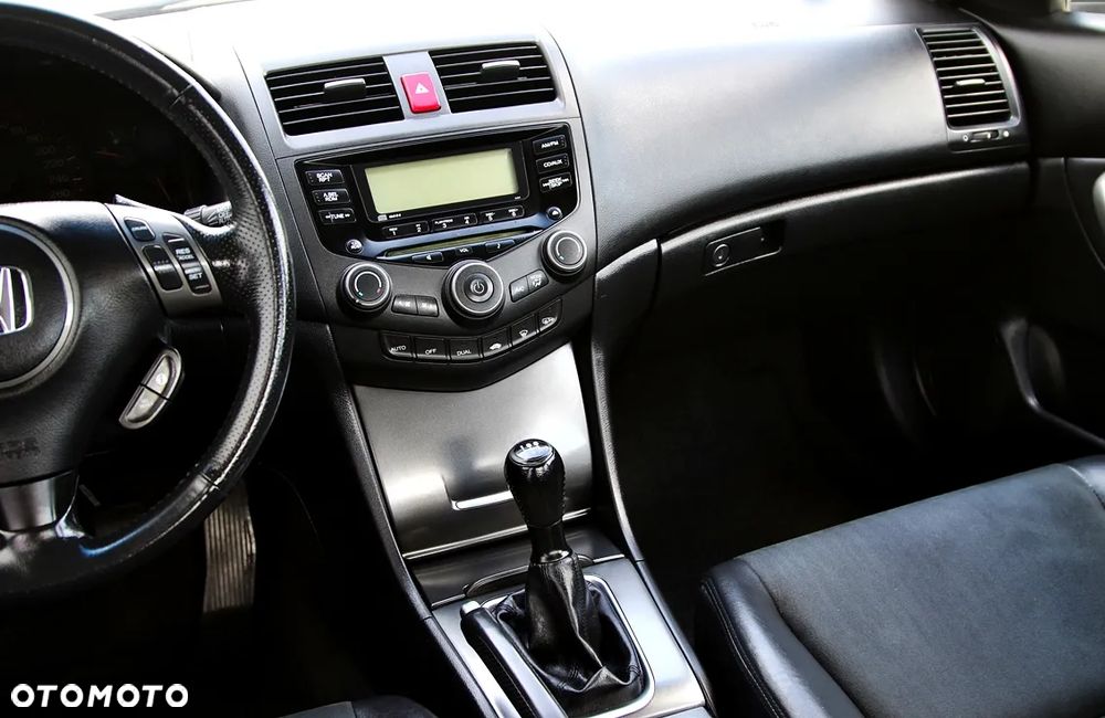 Honda Accord 2.0 Sport - 22