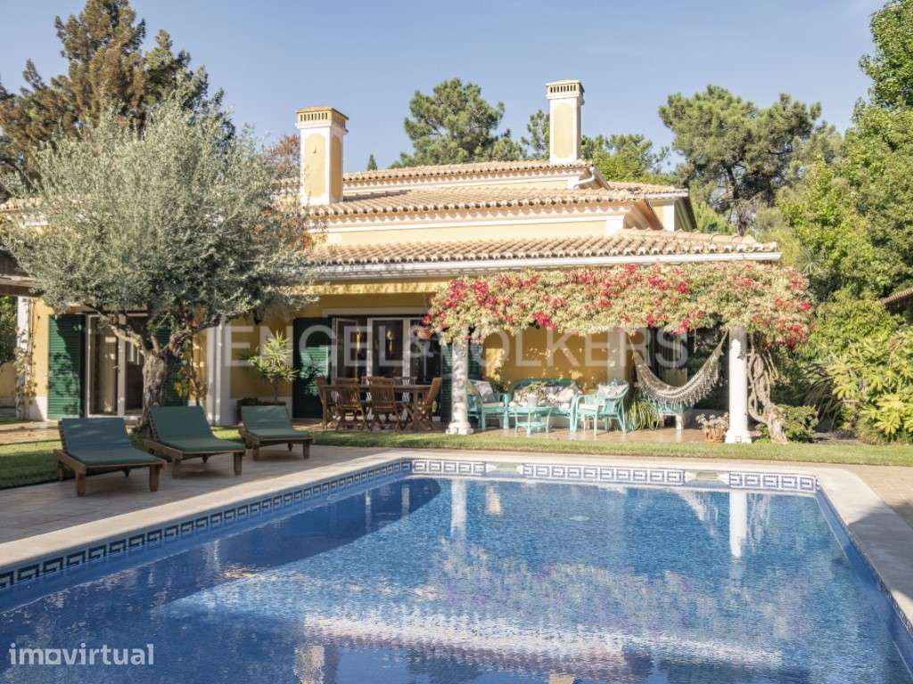 Encantadora moradia T5+1 com piscina e jardim privativo - Grande imagem: 2/48