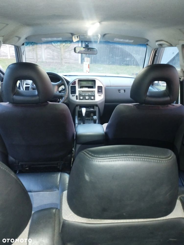 Mitsubishi Pajero 3.2 DID Instyle DAKAR - 6