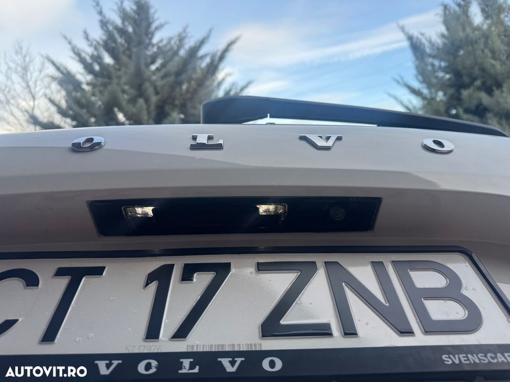 Volvo XC 60 D5 AWD Geartronic RDesign - 18