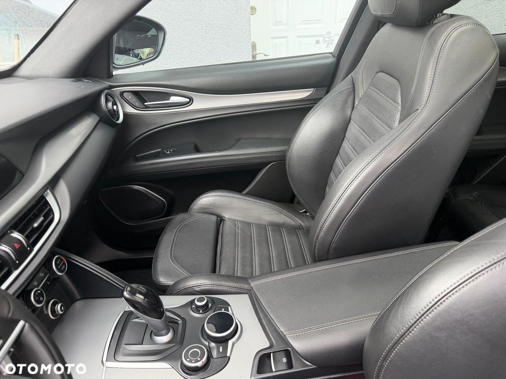 Alfa Romeo Stelvio 2.0 Turbo 16V AT8-Q4 Estrema - 12