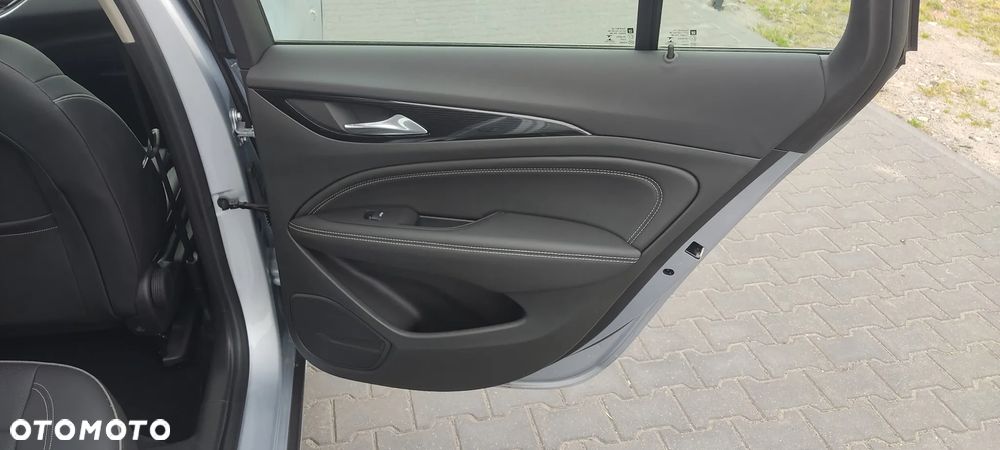 Opel Insignia 2.0 CDTI ecoFLEX Start/Stop Business Innovation - 32