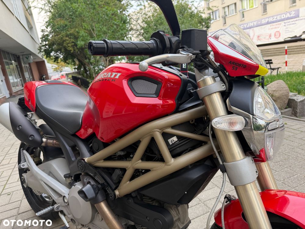 Ducati Monster - 11
