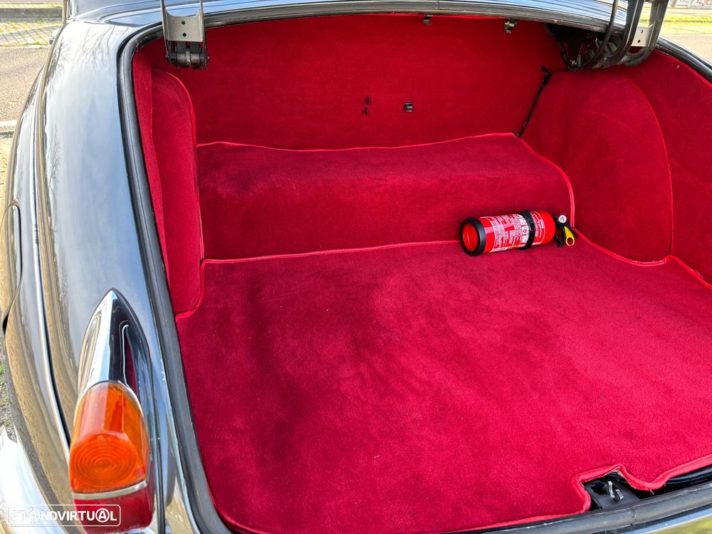 Daimler Double Six - 5