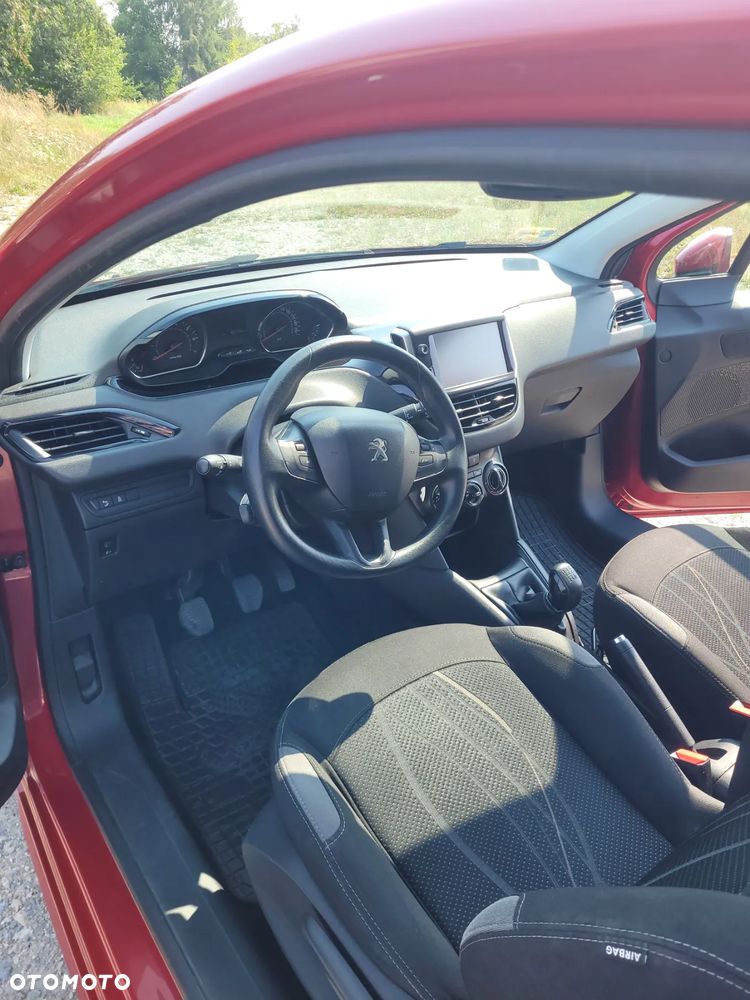 Peugeot 208 - 6