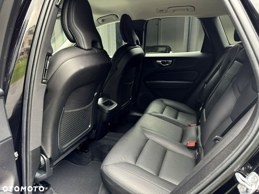 Volvo XC 60 B4 D AWD Geartronic Momentum Pro - 20