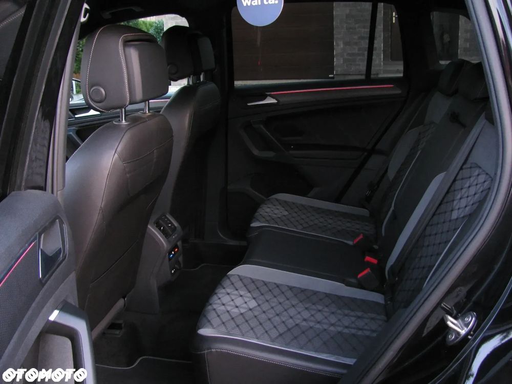 Volkswagen Tiguan 2.0 TDI SCR 4MotION DSG R-Line - 25