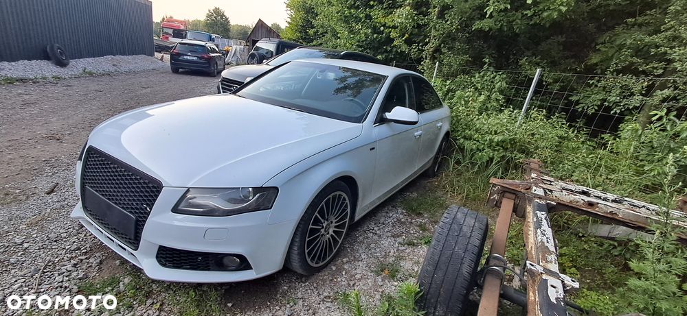 Audi A4 Limousine - 1