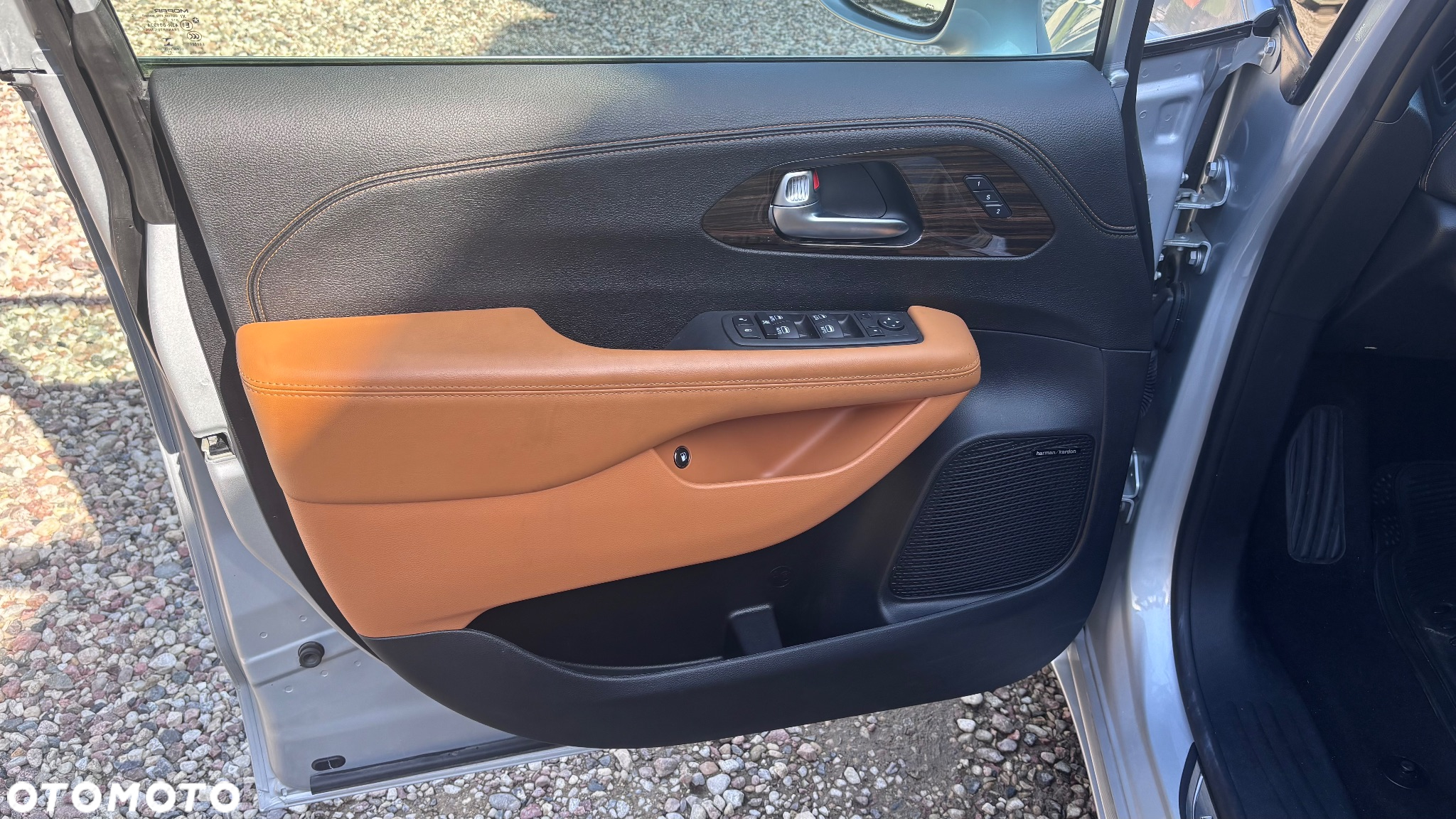 Chrysler Pacifica - 14