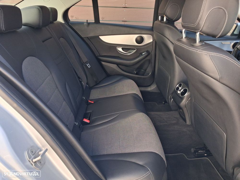 Mercedes-Benz C 300 BlueTEC Hybrid - 15