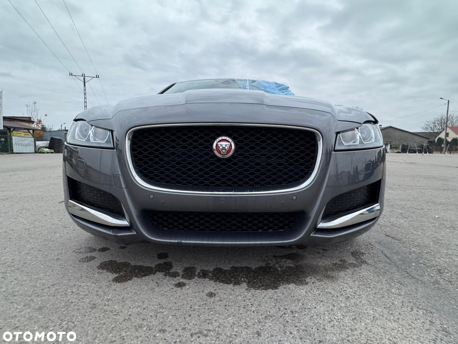 Jaguar XF E-Performance Prestige - 32