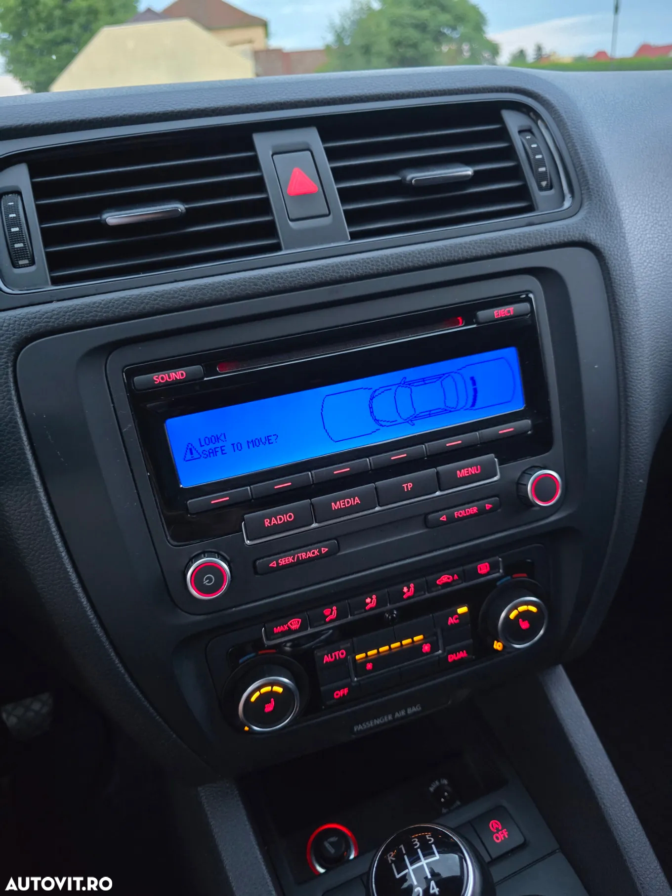 Volkswagen Jetta - 23