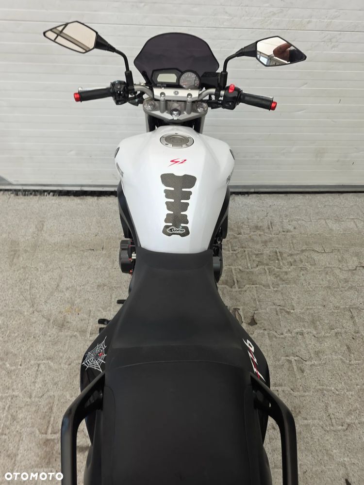 Yamaha FZ - 35