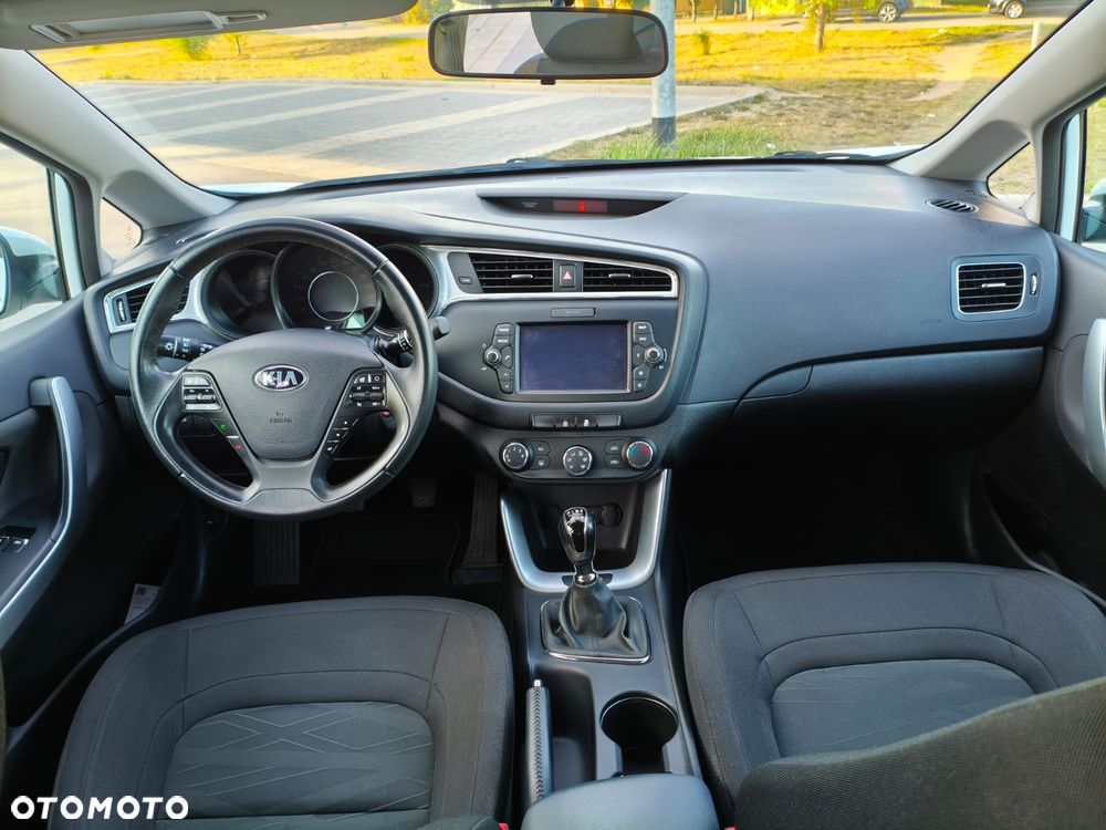 Kia Ceed - 11