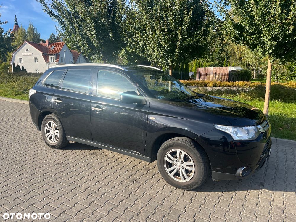 Mitsubishi Outlander - 1