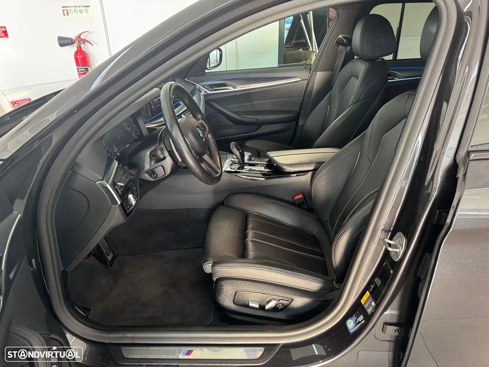 BMW 520 e Pack M - 16