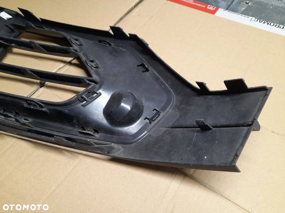 AUDI Q2 KRATKA ZDERZAKA LEWA 81A807681G 81A807681K - 7