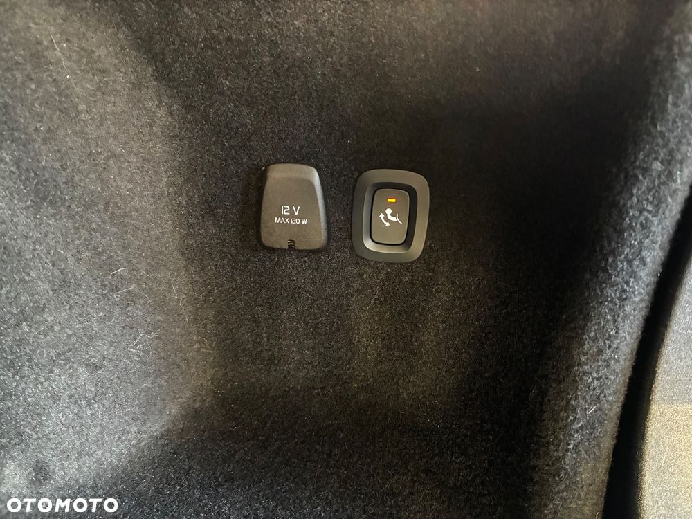 Volvo V60 T4 Momentum Pro - 27