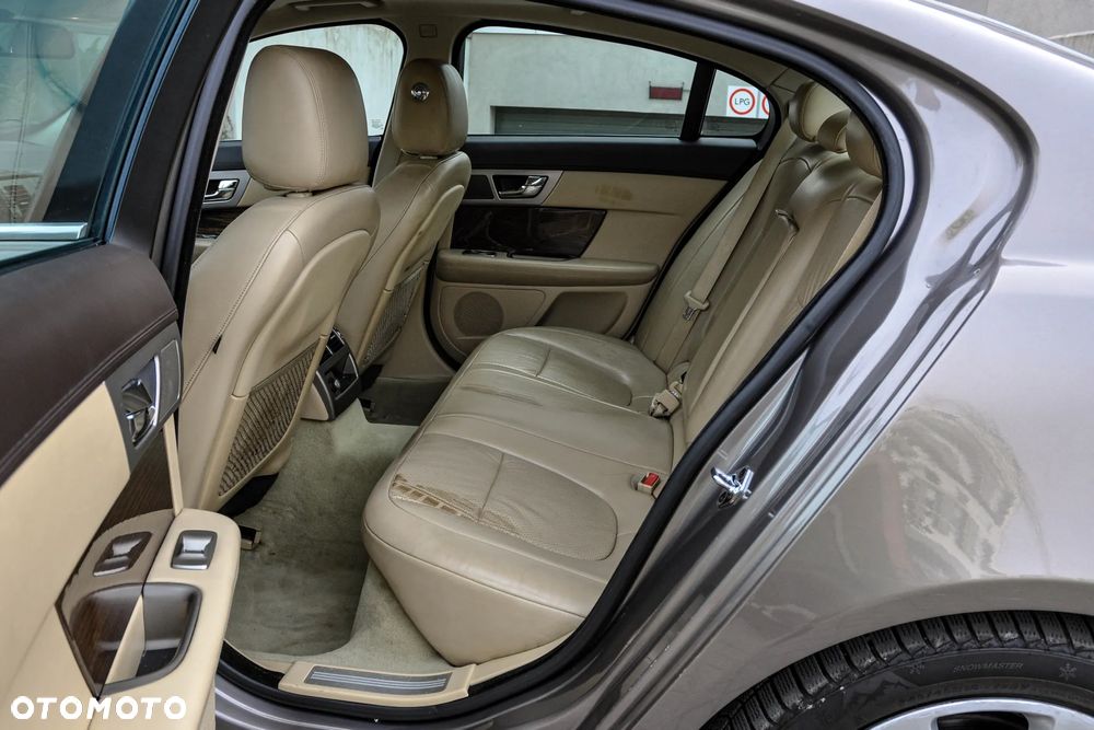 Jaguar XF 3.0 V6 D S Premium Luxury - 8