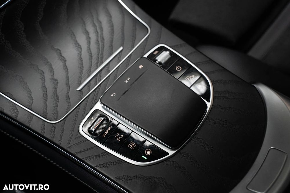 Mercedes-Benz GLC 300 4MATIC 9G-TRONIC AMG Line - 14