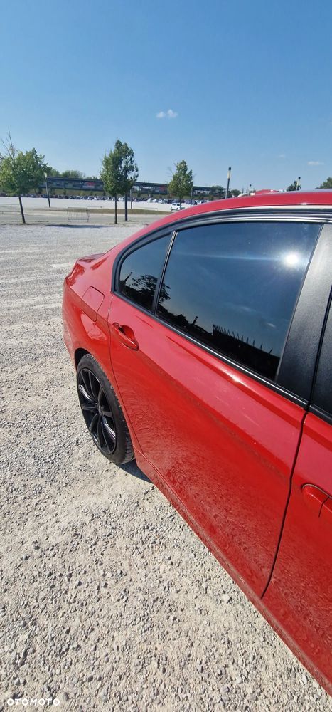 BMW Seria 3 320i Sport Line - 5